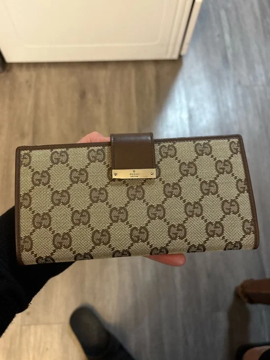 Gucci Beige and Brown Signature GG Continental Wallet in excellent condition - Picture 1 of 8